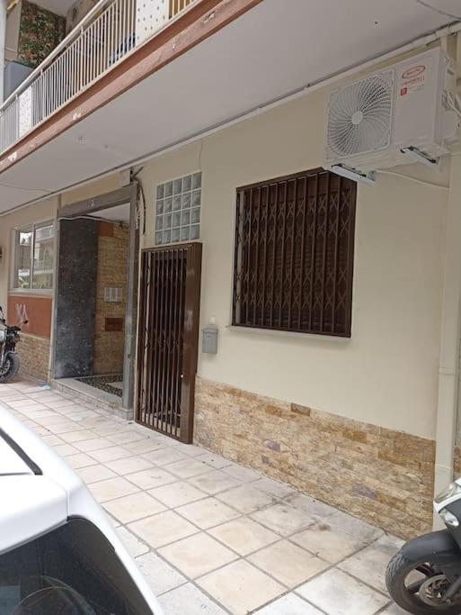 Modern Cozy Appartment In Thessaloniki Exterior photo